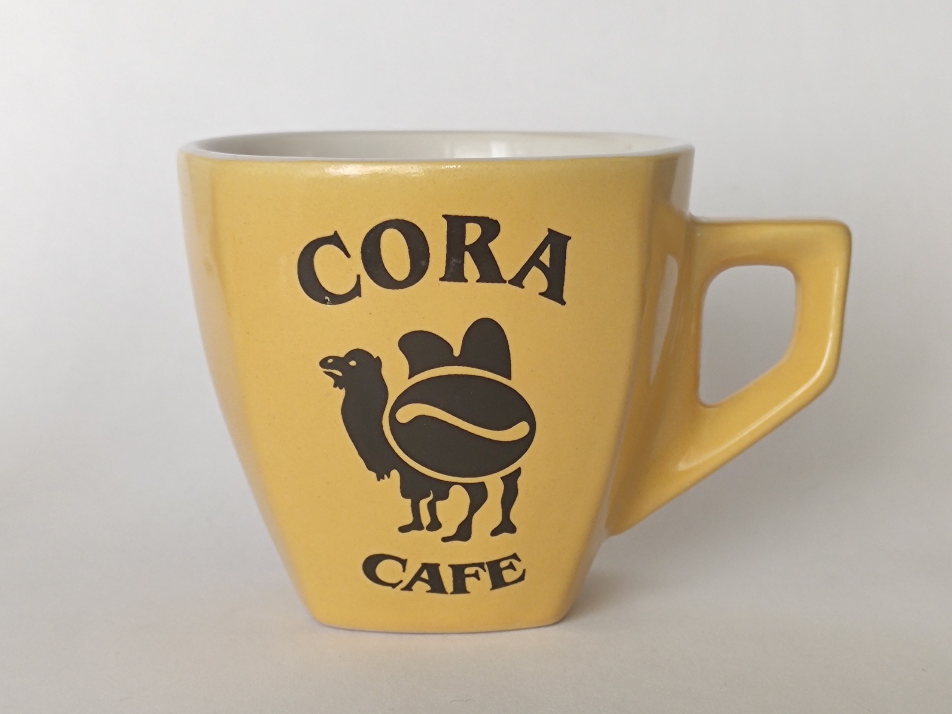 Šálek Cora Cafe, výrobce pražené kávy Žiar nad Hronom