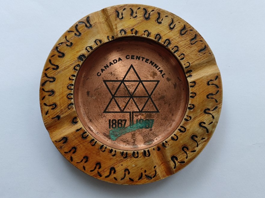 Vintage popelník Canadian Centennial 1867–1967
