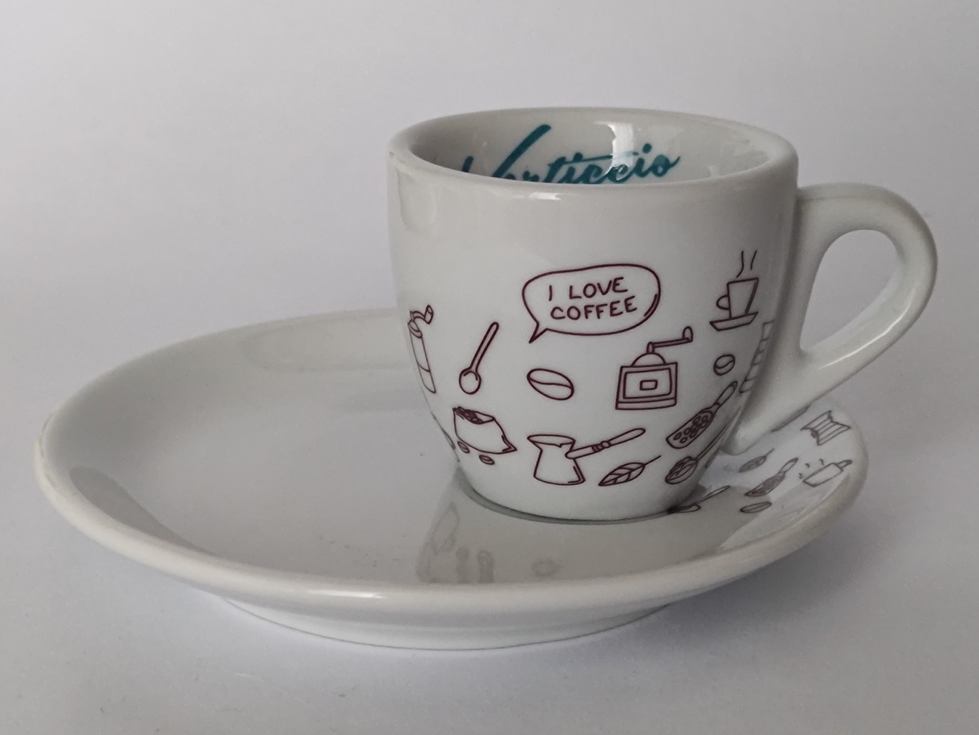 Šálek s podšálkem, káva Verticcio