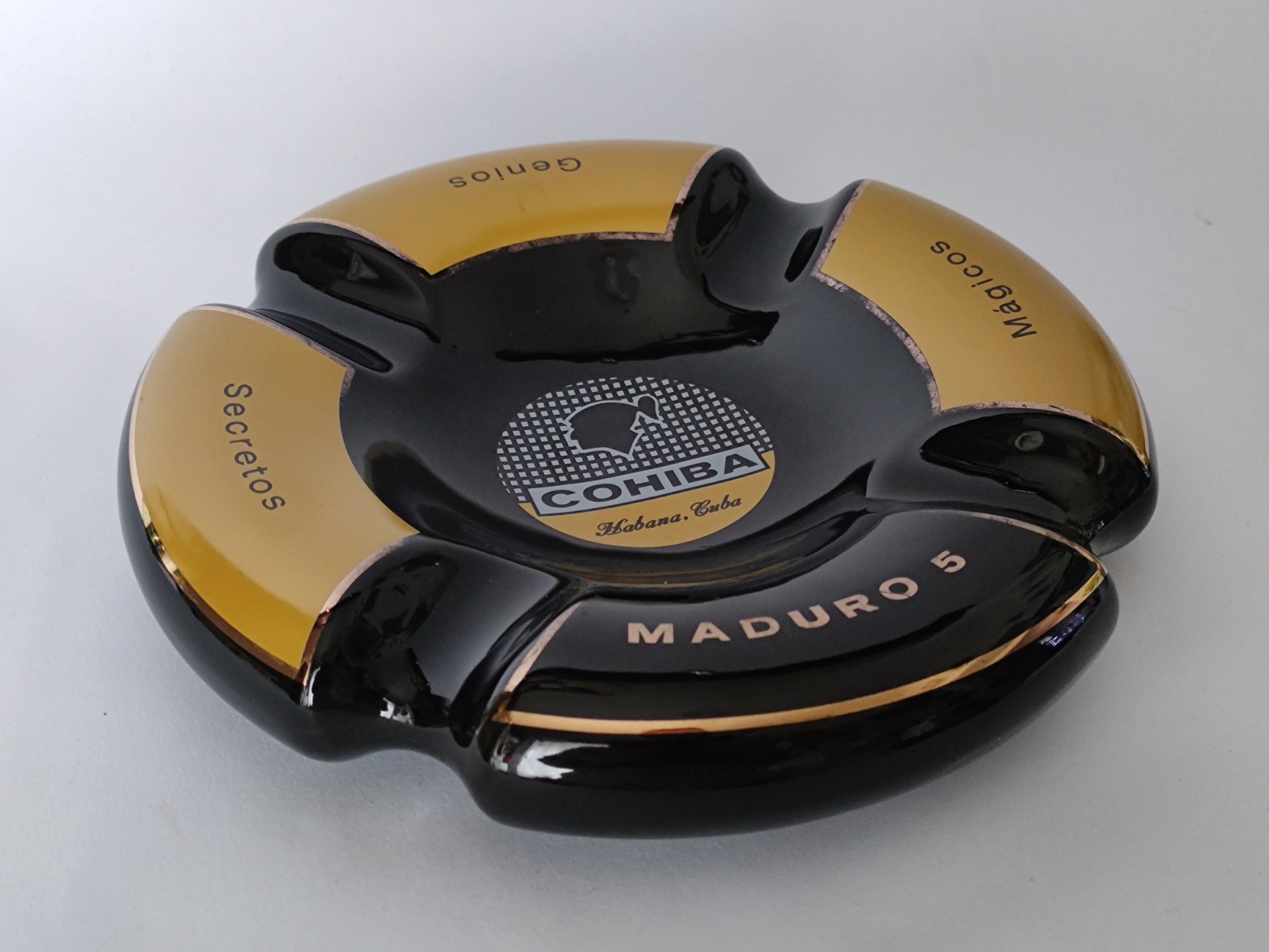 Popelník na doutníky Cohiba design Nelson Alfonso