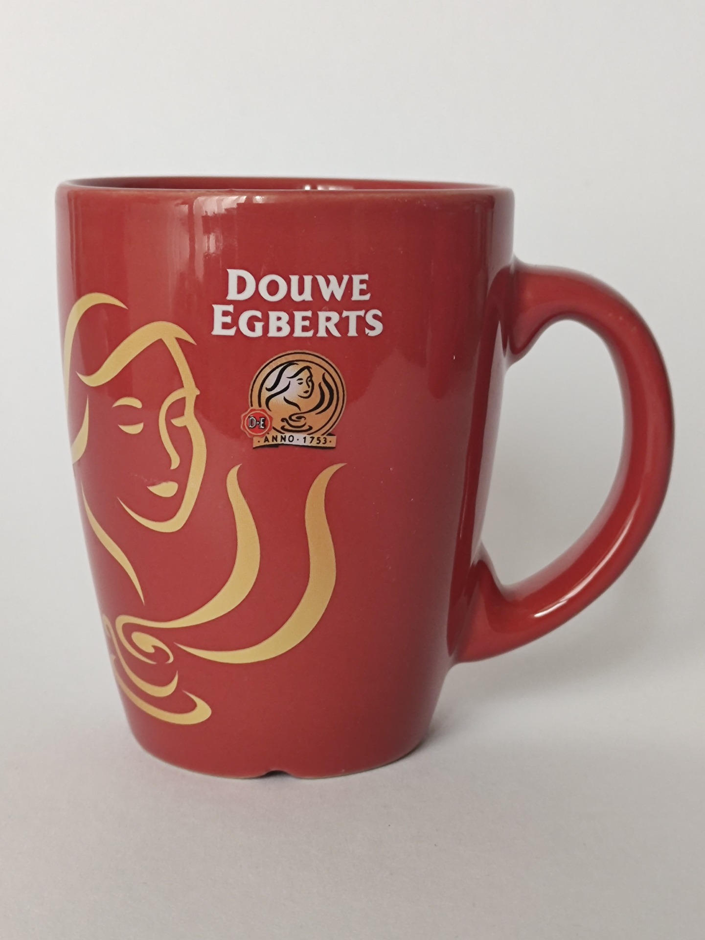 Douwe Egberts, reklamní hrnek cihlové barvy