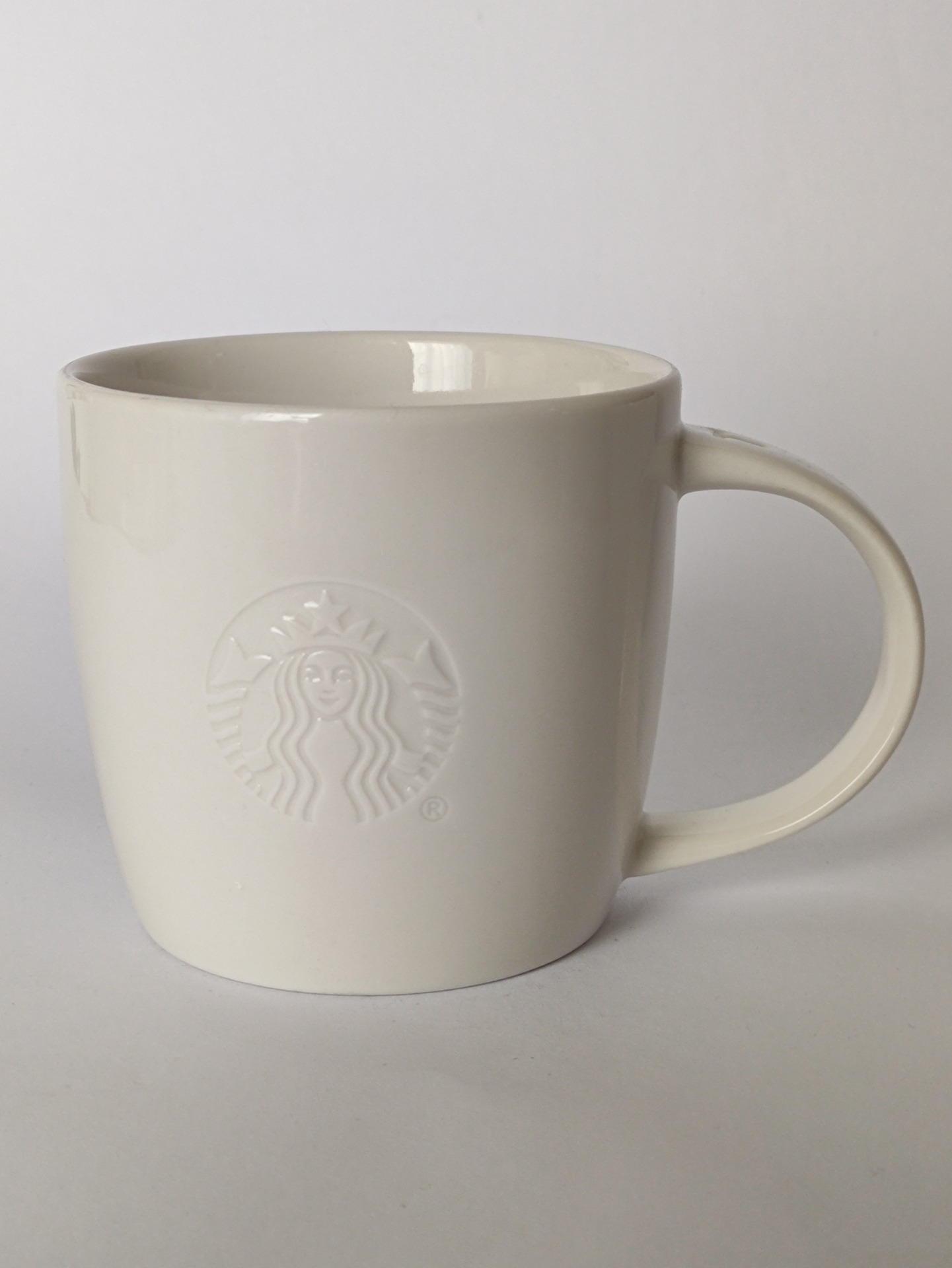 Čistě bílý hrnek Starbucks Tall, 355 ml